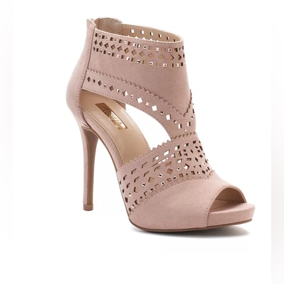 Jennifer Lopez Sweet Gum Women's Cutout High Heels - Picture 1 of 6